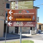 installati nuovi cartelli segnaletici per bottega scuola presso villa baciocchi a capannoli